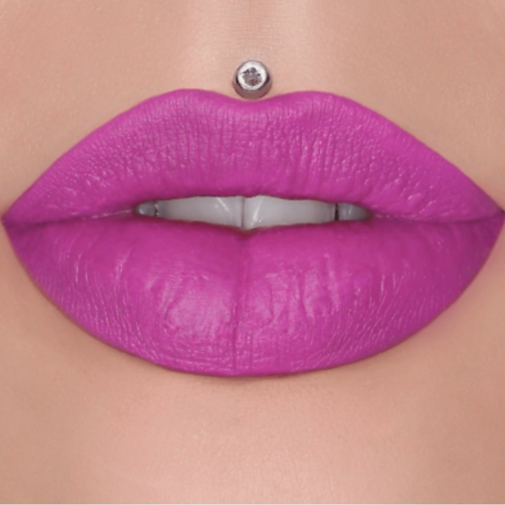 Jeffree Star Velvet Trap Lipstick Always Faithful